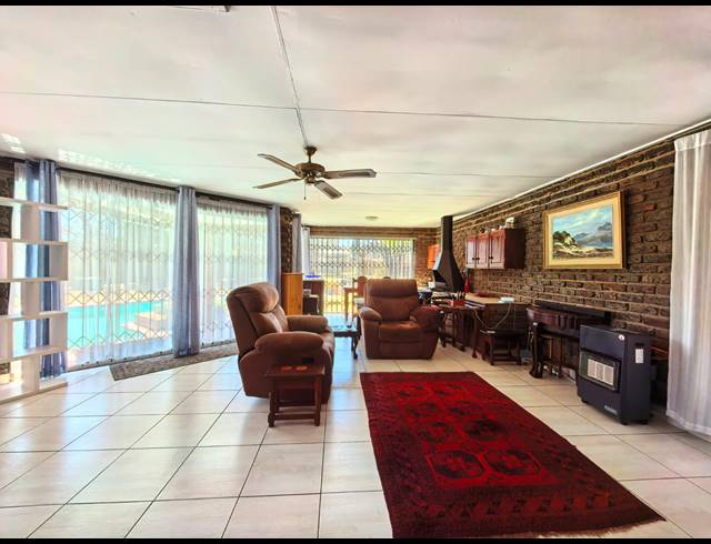 5 BEDROOM HOUSE FOR SALE IN SASOLBURG EXT 23